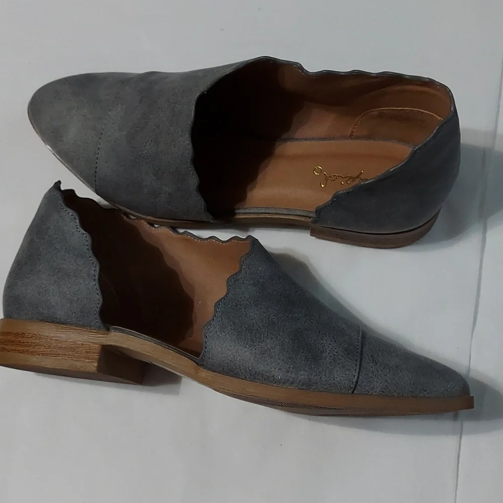 QUPID Gray Bootie Size 5.5